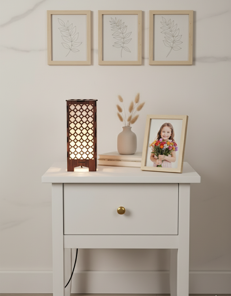 Real Wood Art Mahogany Grille Series Table Lamp 11cmX11cmX26cm